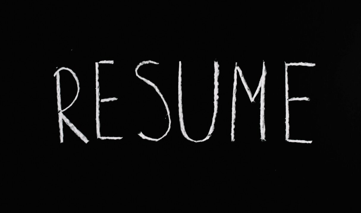 How to make a resume in 2025 | Beginner’s Guide